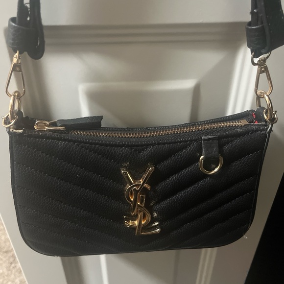 Yves Saint Laurent Handbags - Yves Saint Laurent Black Chevron Crossbody Bag